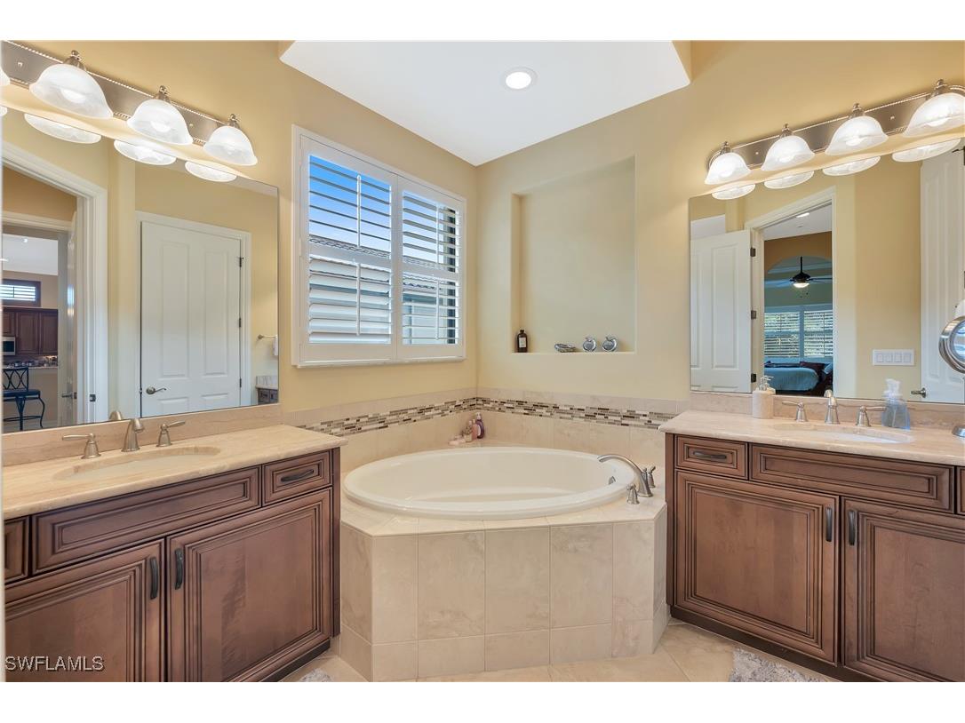 15903 Secoya Reserve Circle Naples FL 34110 225071124 image23