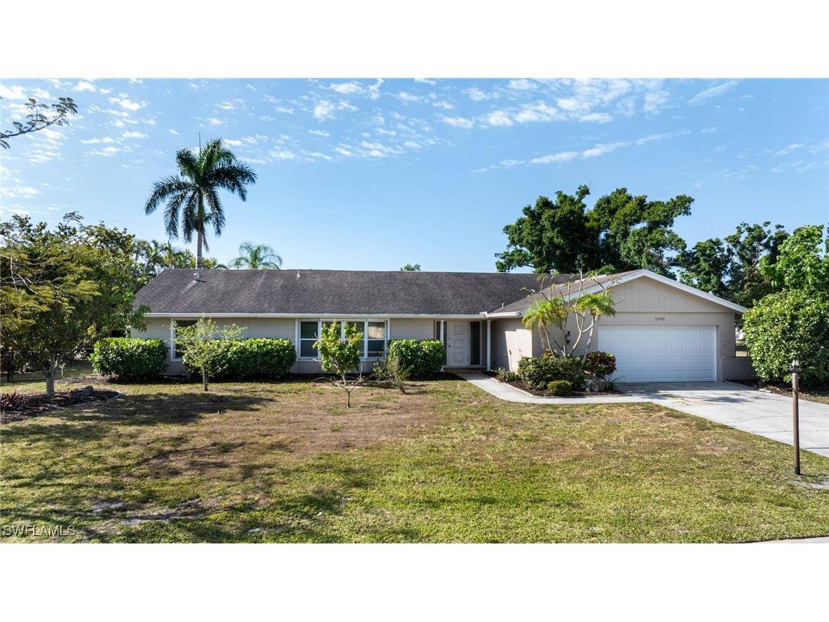 1592 Manchester Boulevard Fort Myers FL 33919 225033060 image1