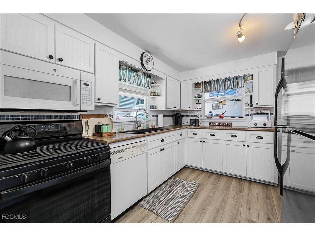 15925 Quail Trail Bokeelia FL 33922 224077294 image9