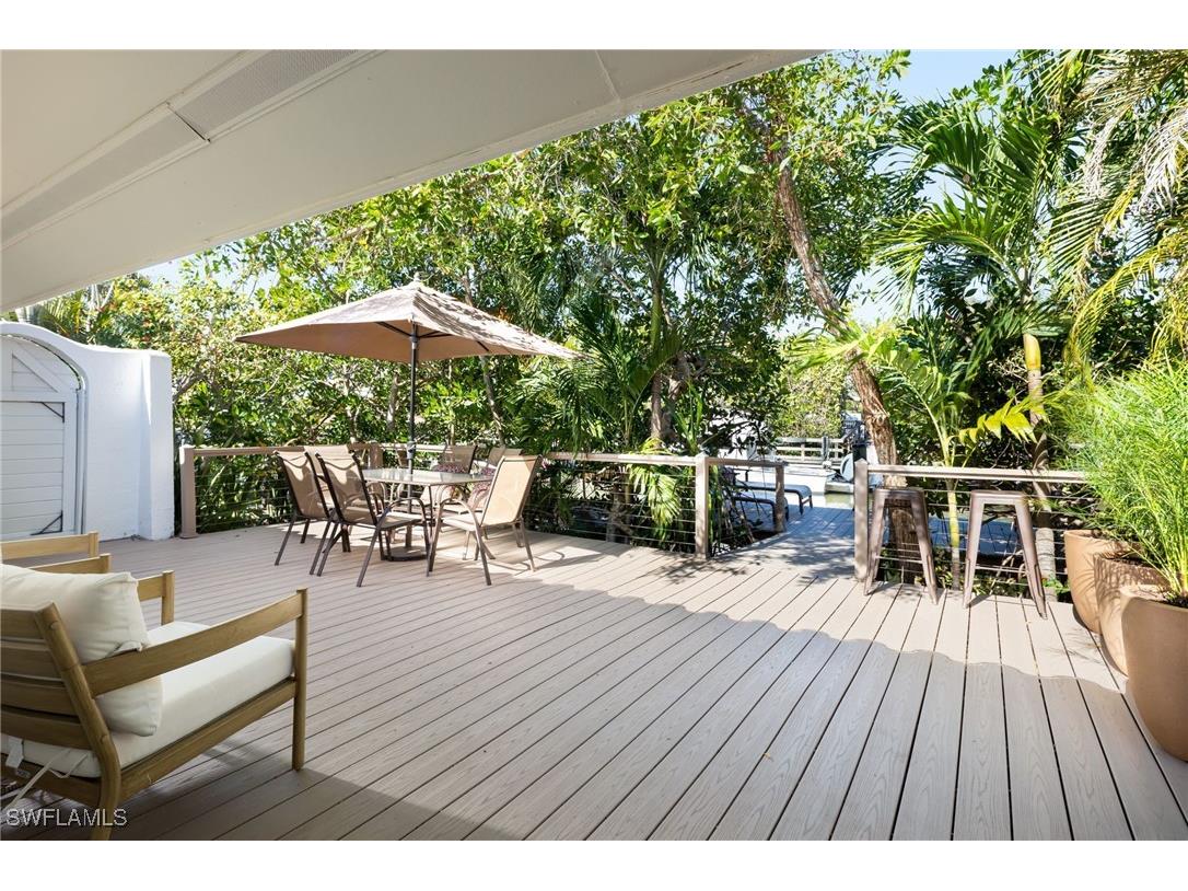 1595 Curlew Avenue #4 Naples FL 34102 226004747 image1