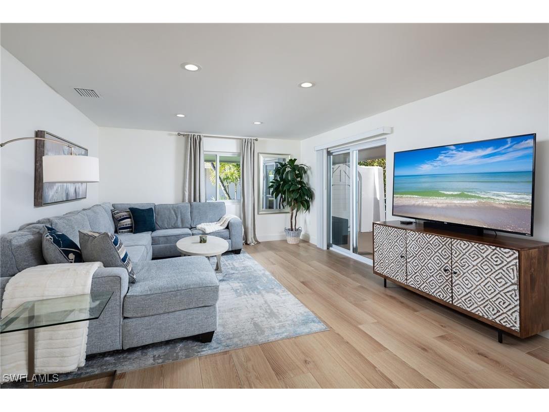 1595 Curlew Avenue #4 Naples FL 34102 226004747 image3