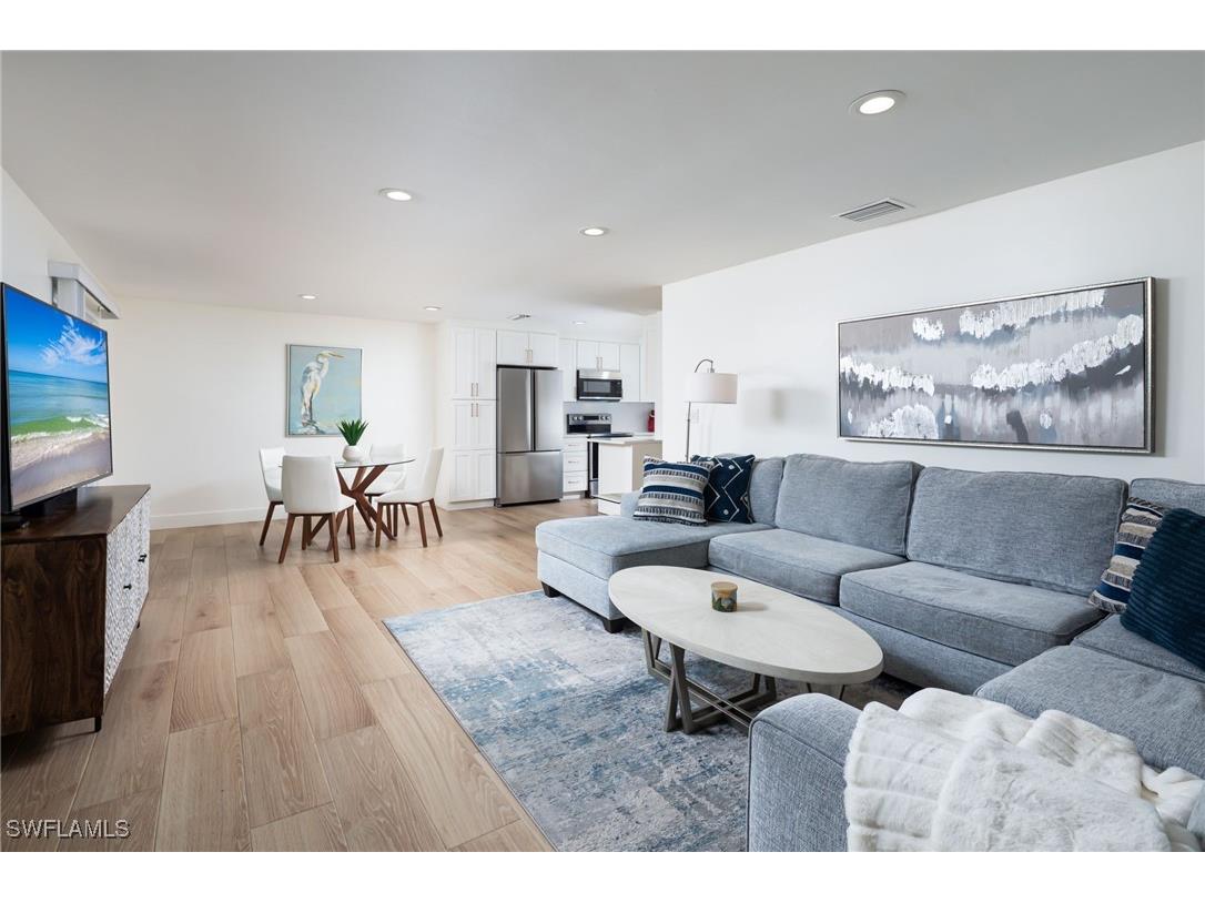 1595 Curlew Avenue #4 Naples FL 34102 226004747 image5