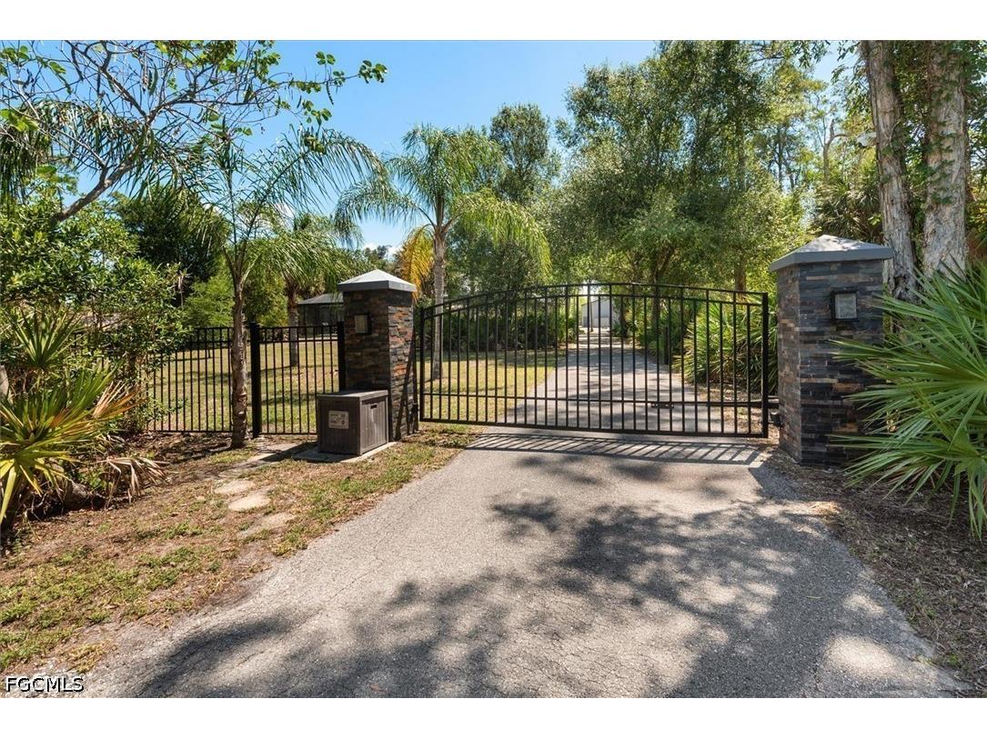 15985 Briarcliff Lane Fort Myers FL 33912 2026019214 image2