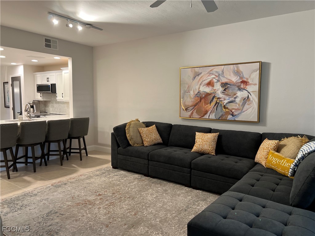 15998 Mandolin Bay Drive #104 Fort Myers FL 33908 2025017429 image3