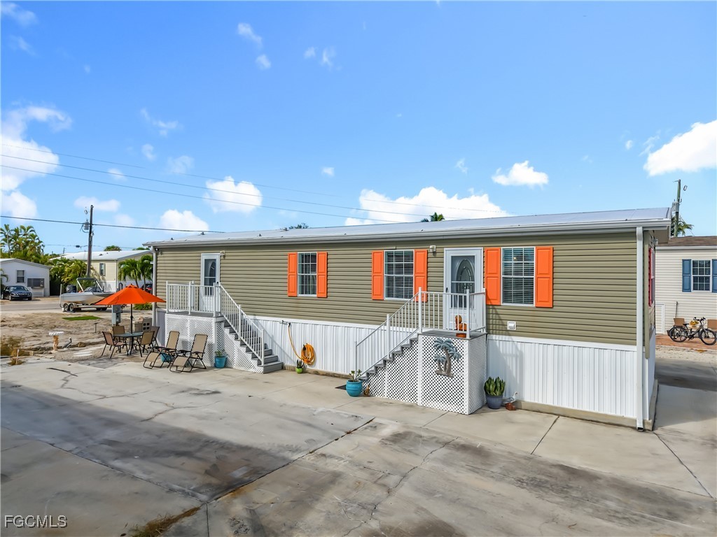 16 Helen Lane Fort Myers Beach FL 33931 2025020660 image2