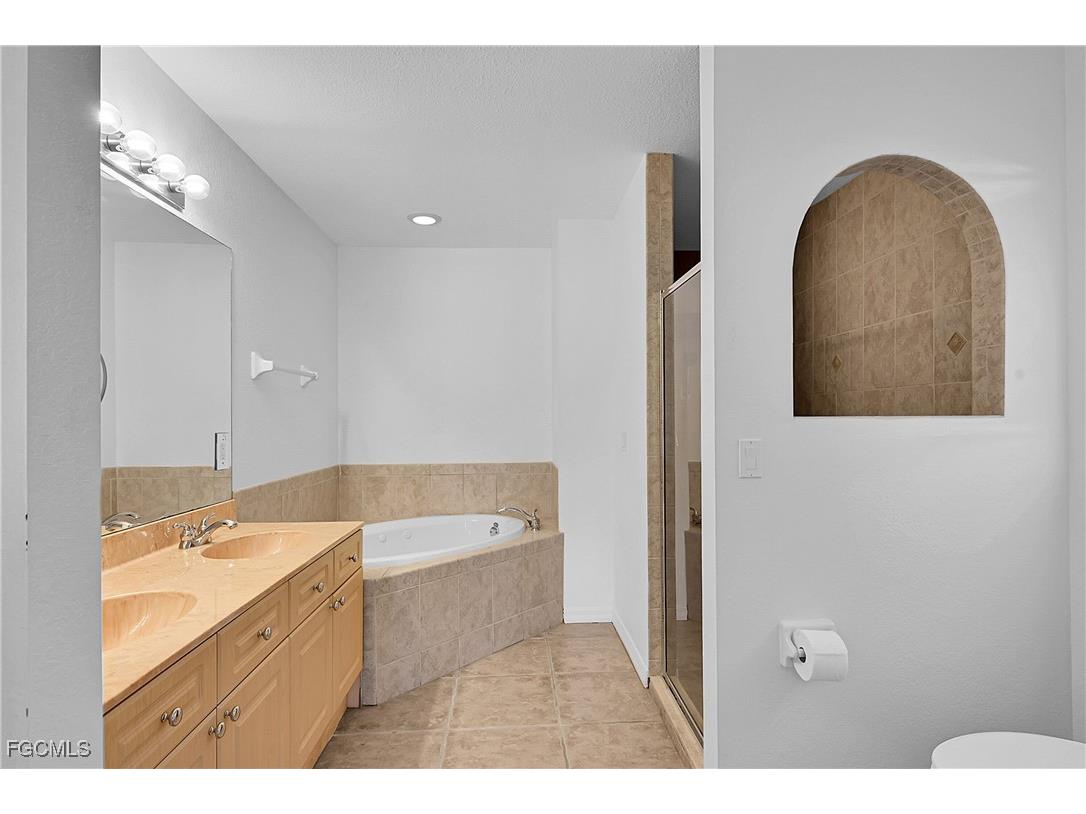 16 NW 12th Place Cape Coral FL 33993 2025011624 image18