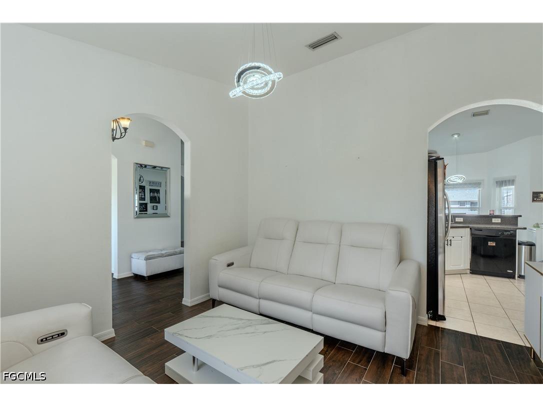 16 NW 18th Avenue Cape Coral FL 33993 2026020059 image5