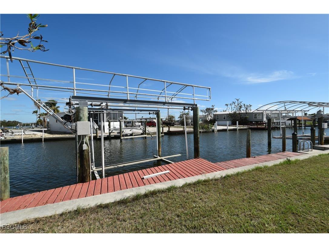 16 Nancy Lane Fort Myers Beach FL 33931 2025012792 image1