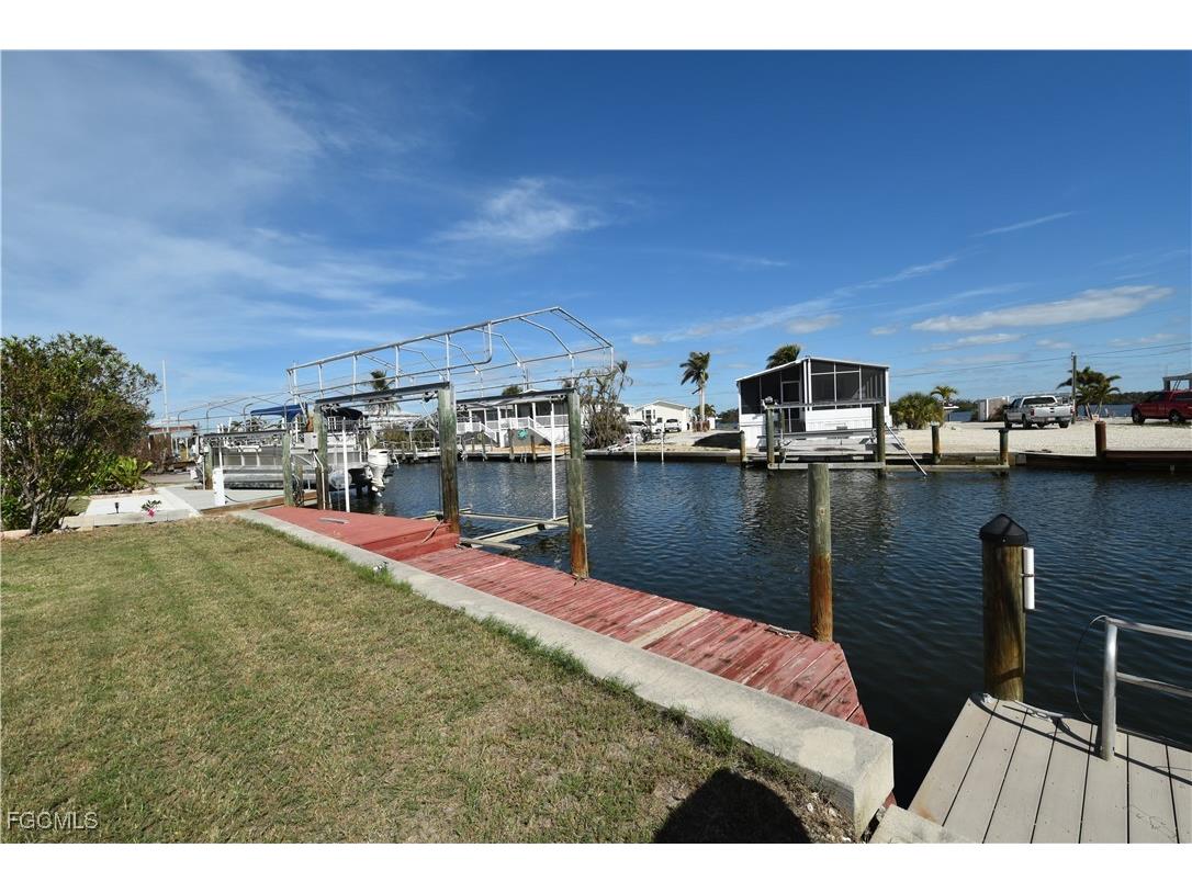 16 Nancy Lane Fort Myers Beach FL 33931 2025012792 image3