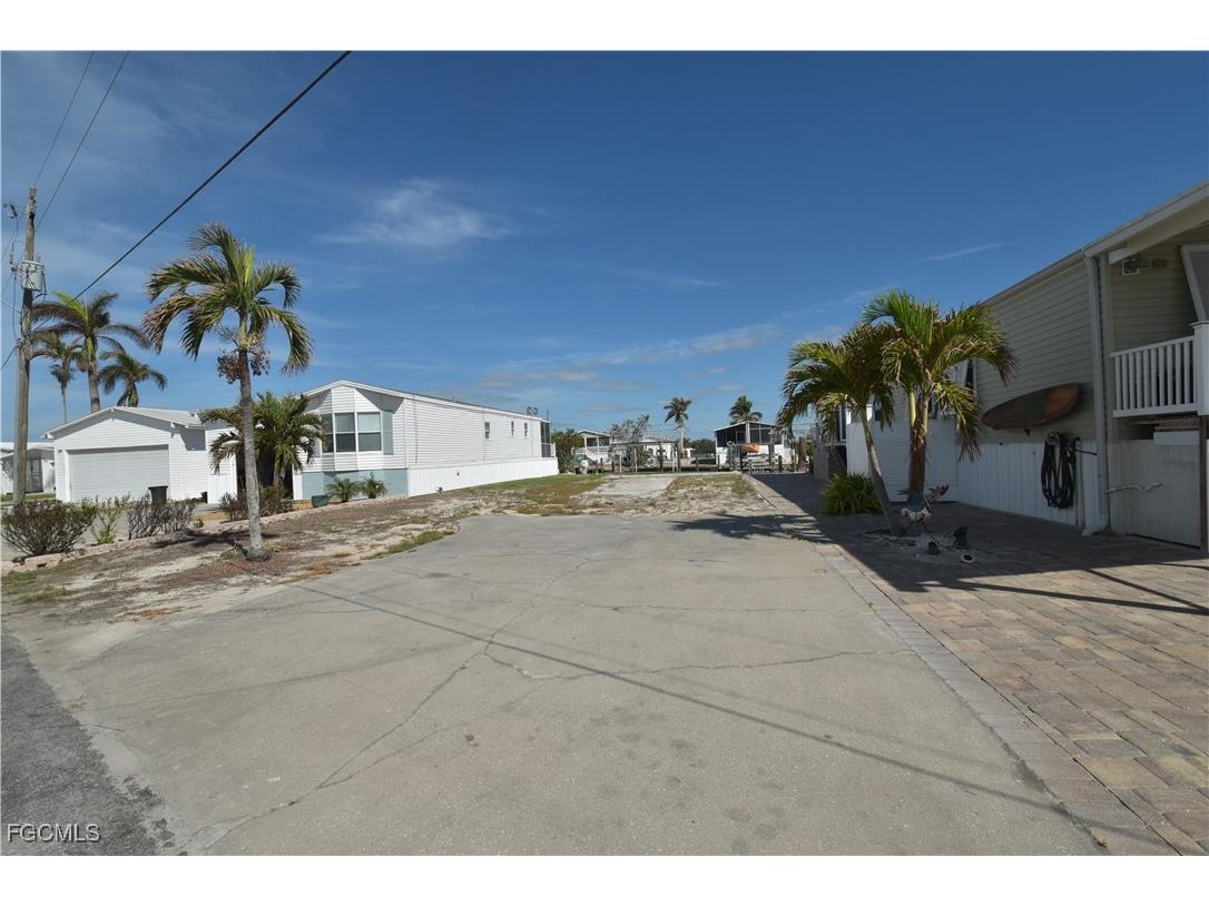 16 Nancy Lane Fort Myers Beach FL 33931 2025012792 image4