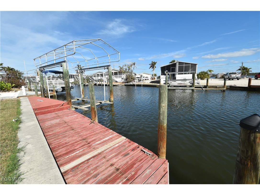 16 Nancy Lane Fort Myers Beach FL 33931 2025012792 image5