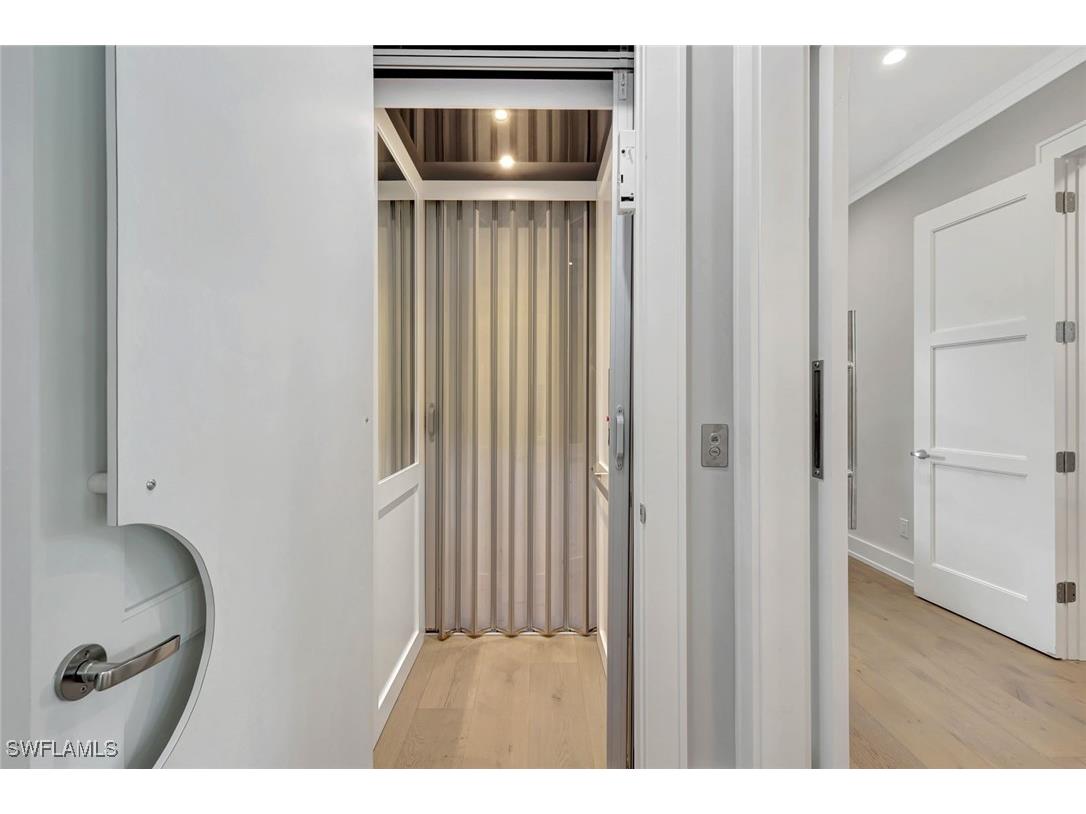 160 Broad Avenue S Naples FL 34102 225074925 image23