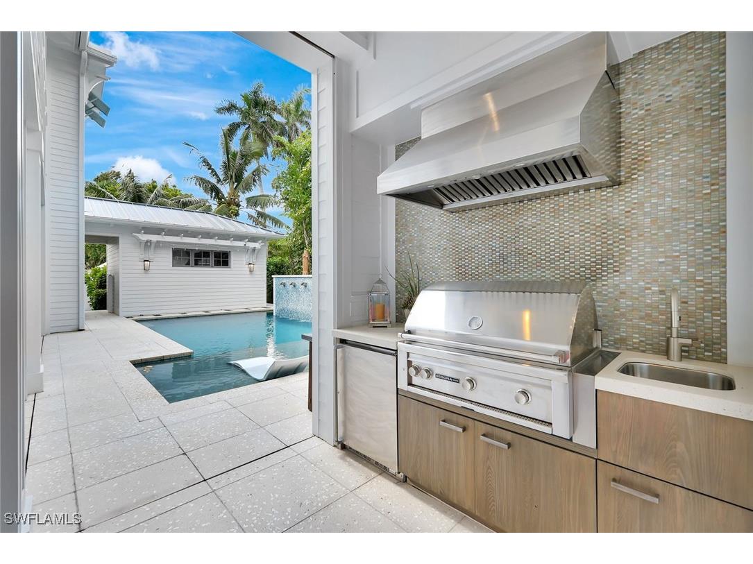 160 Broad Avenue S Naples FL 34102 225074925 image39