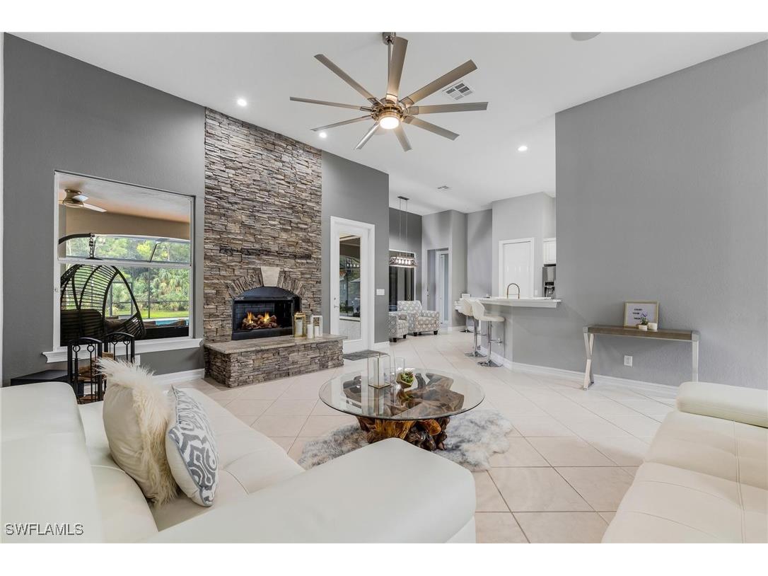 160 Logan Boulevard S Naples FL 34119 225083099 image4