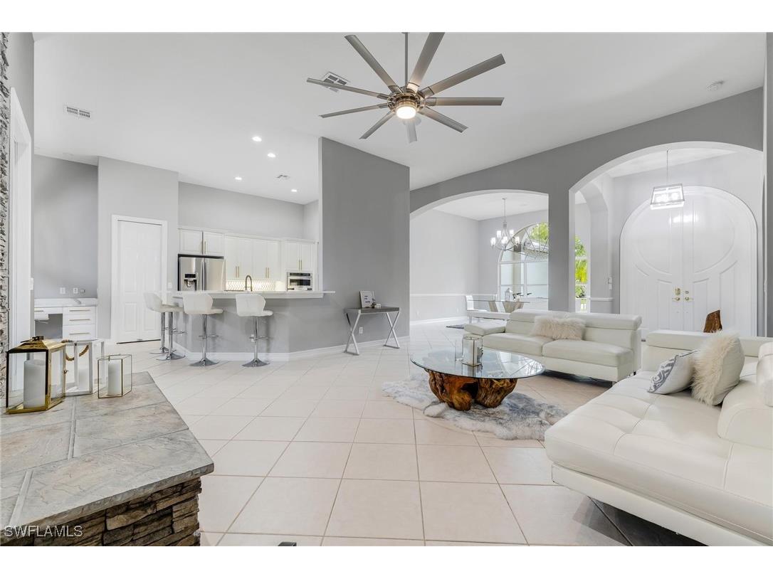 160 Logan Boulevard S Naples FL 34119 225083099 image5