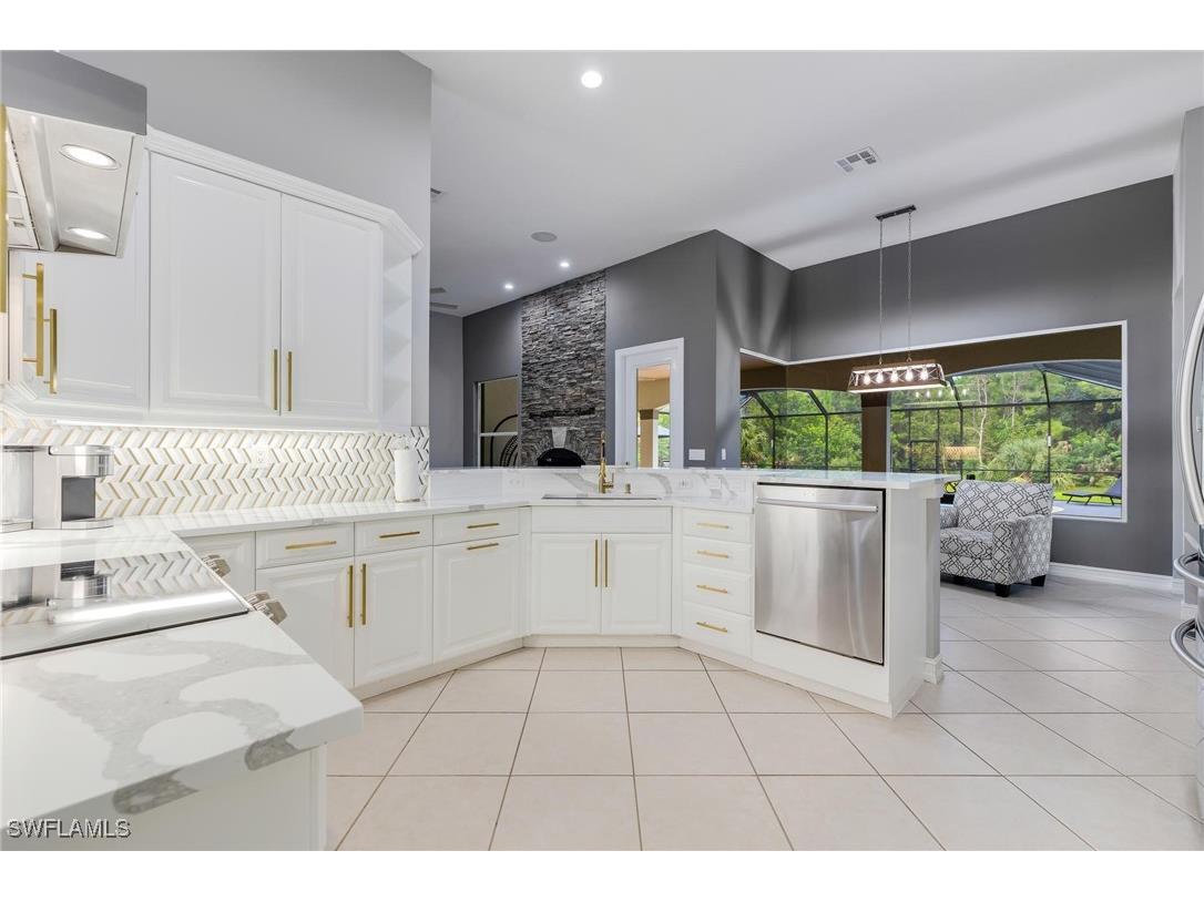 160 Logan Boulevard S Naples FL 34119 225083099 image9