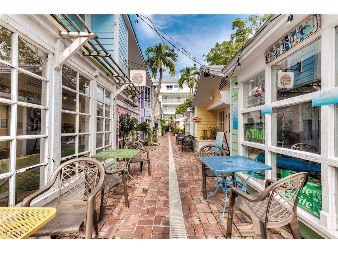 160 Palm Street #210 Marco Island FL 34145 2025006694 image27