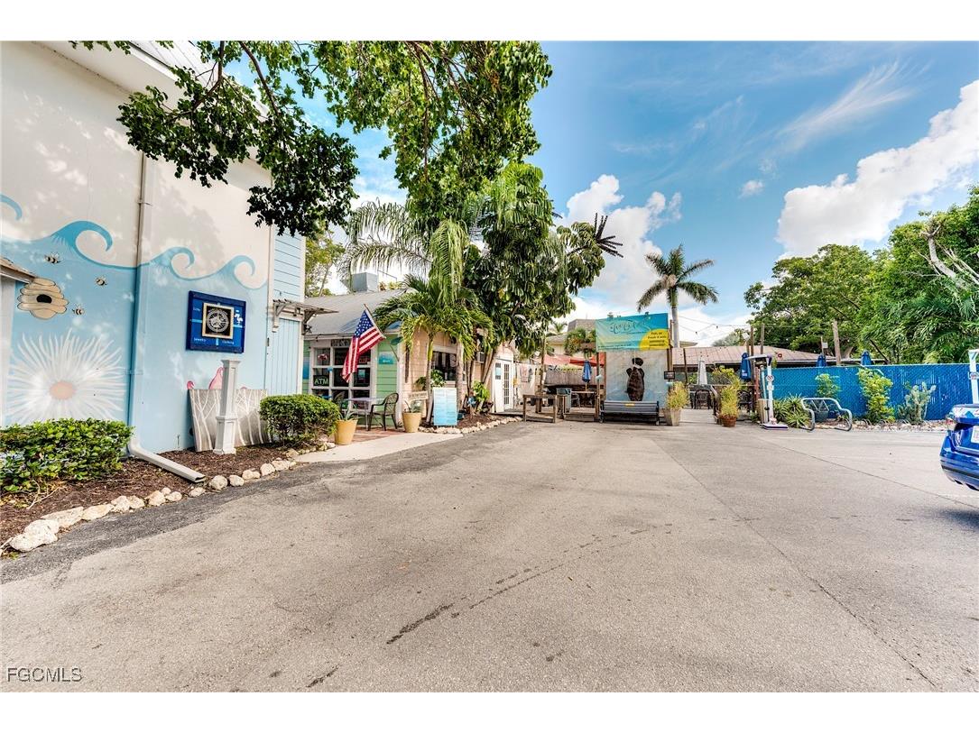 160 Palm Street #210 Marco Island FL 34145 2025006694 image29