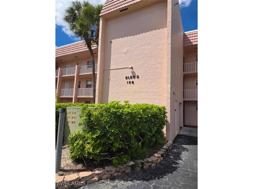 160 Turtle Lake Court #209 Naples FL 34105 225073777 image2