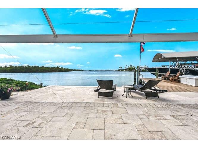 160 Tahiti Street Naples FL 34113 223050143 image1