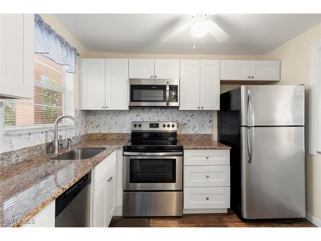 160 Turtle Lake Court #210 Naples FL 34105 225082162 image8