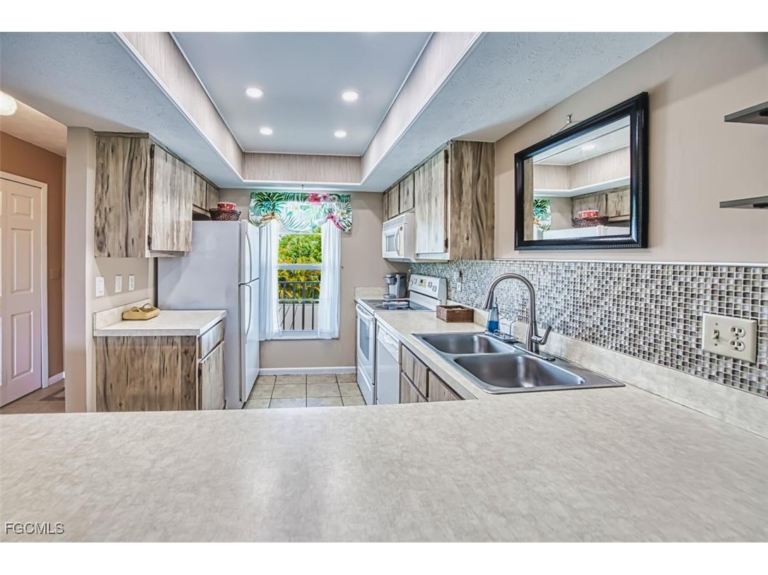 16001 Dublin Circle #203 Fort Myers FL 33908 2025003318 image17