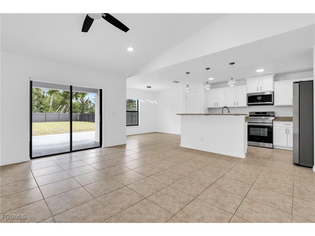 1601 SW 12th Terrace Cape Coral FL 33991 2025022292 image4