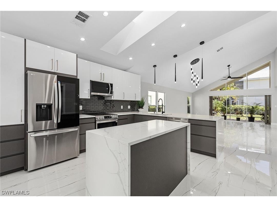 1601 Weybridge Circle #11 Naples FL 34110 223070538 image1