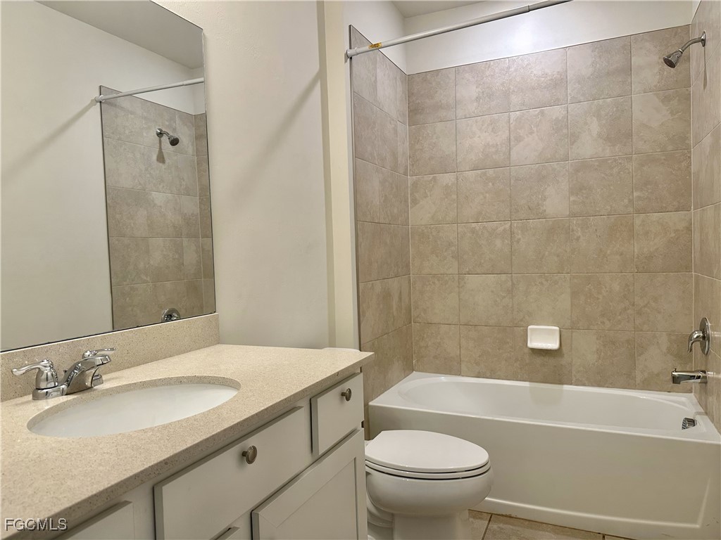 16027 Enclaves Cove Drive North Fort Myers FL 33917 2025011643 image18