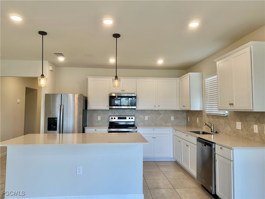 16027 Enclaves Cove Drive North Fort Myers FL 33917 2025011643 image7