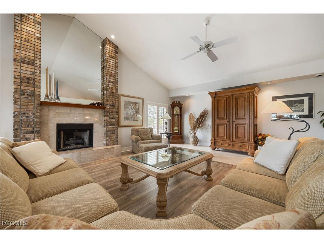 16031 Forest Oaks Drive Fort Myers FL 33908 2025022573 image10