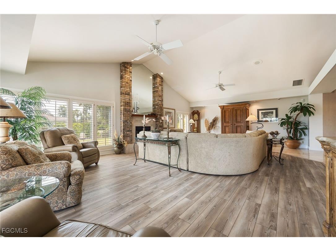 16031 Forest Oaks Drive Fort Myers FL 33908 2025022573 image12