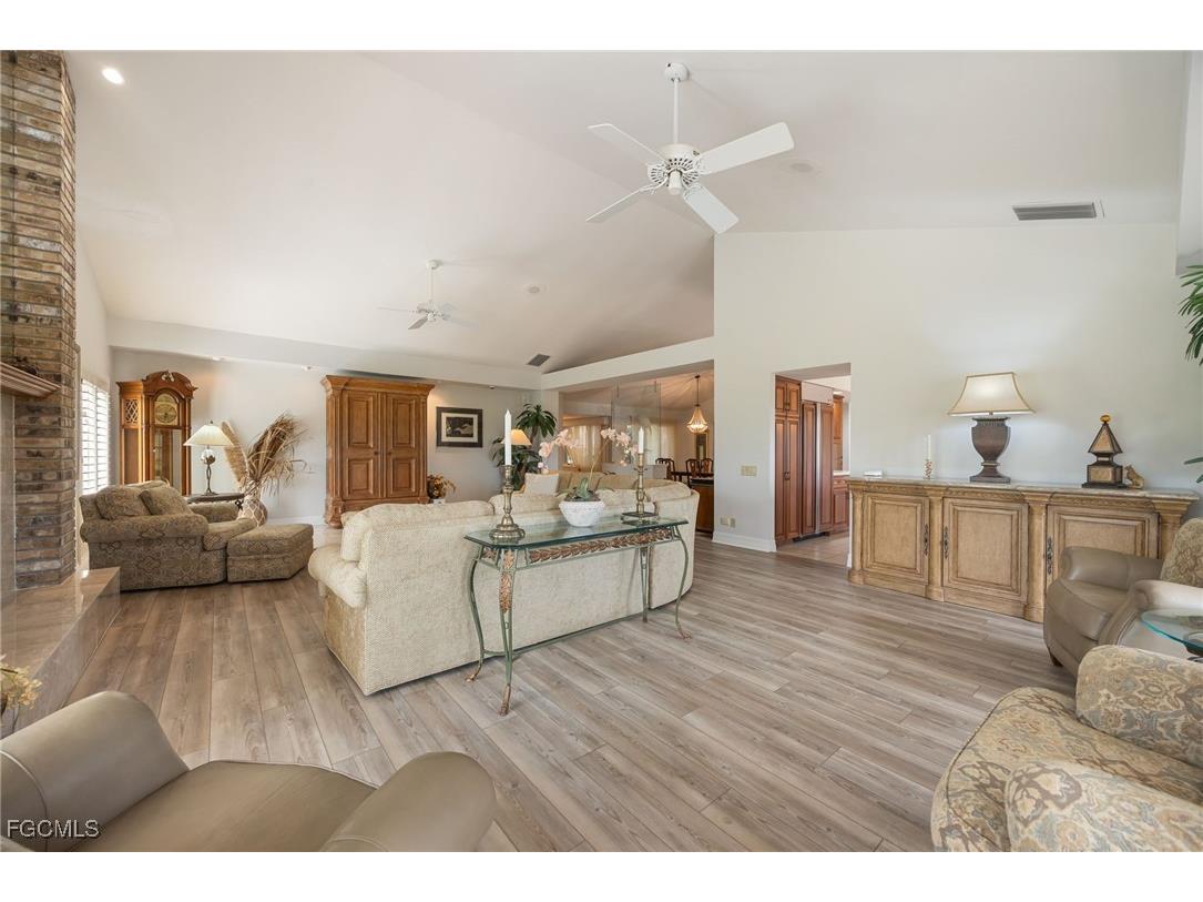 16031 Forest Oaks Drive Fort Myers FL 33908 2025022573 image13