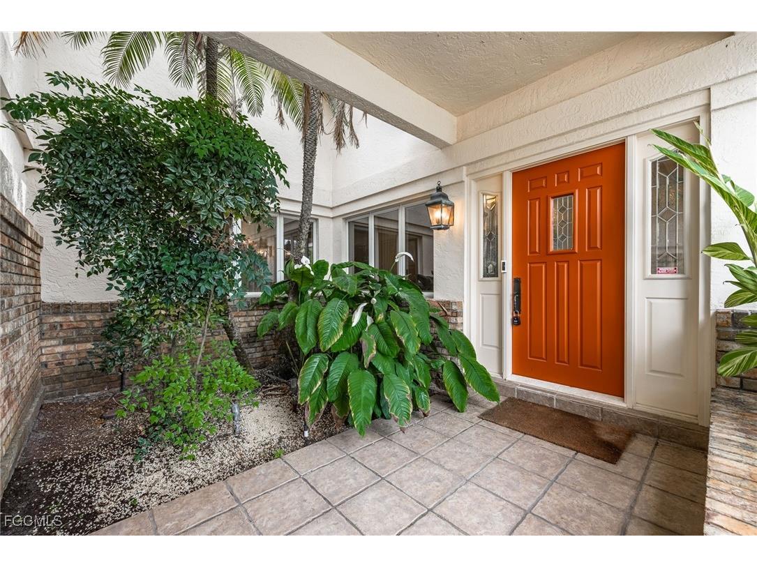 16031 Forest Oaks Drive Fort Myers FL 33908 2025022573 image4