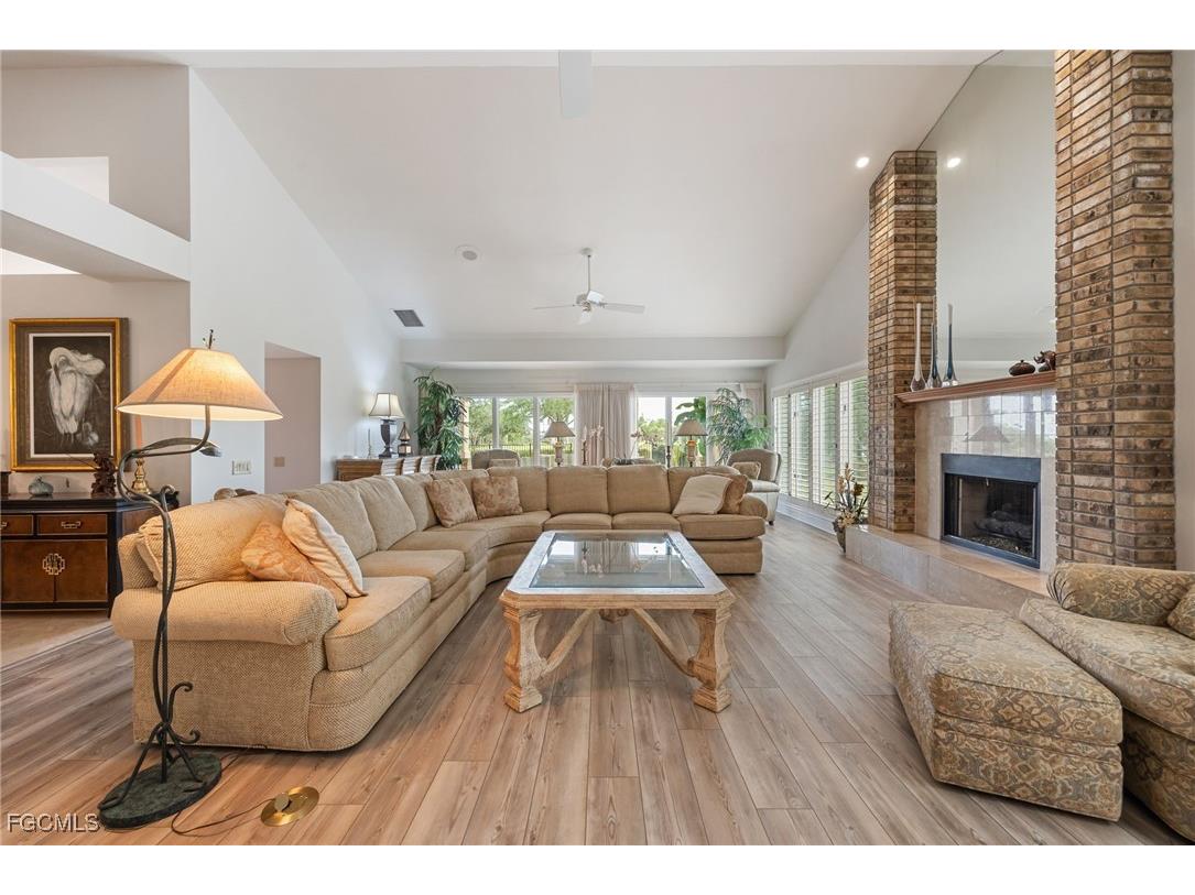 16031 Forest Oaks Drive Fort Myers FL 33908 2025022573 image8