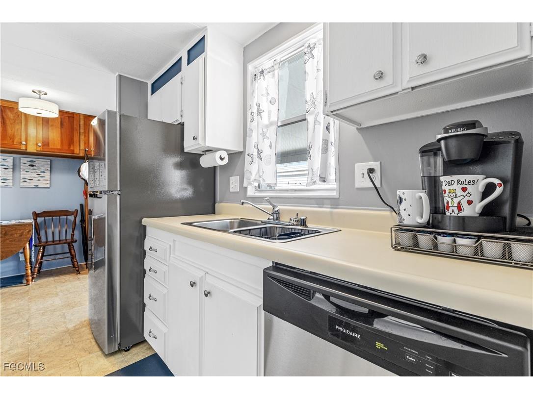 16033 Hibiscus Way North Fort Myers FL 33903 2025017598 image2