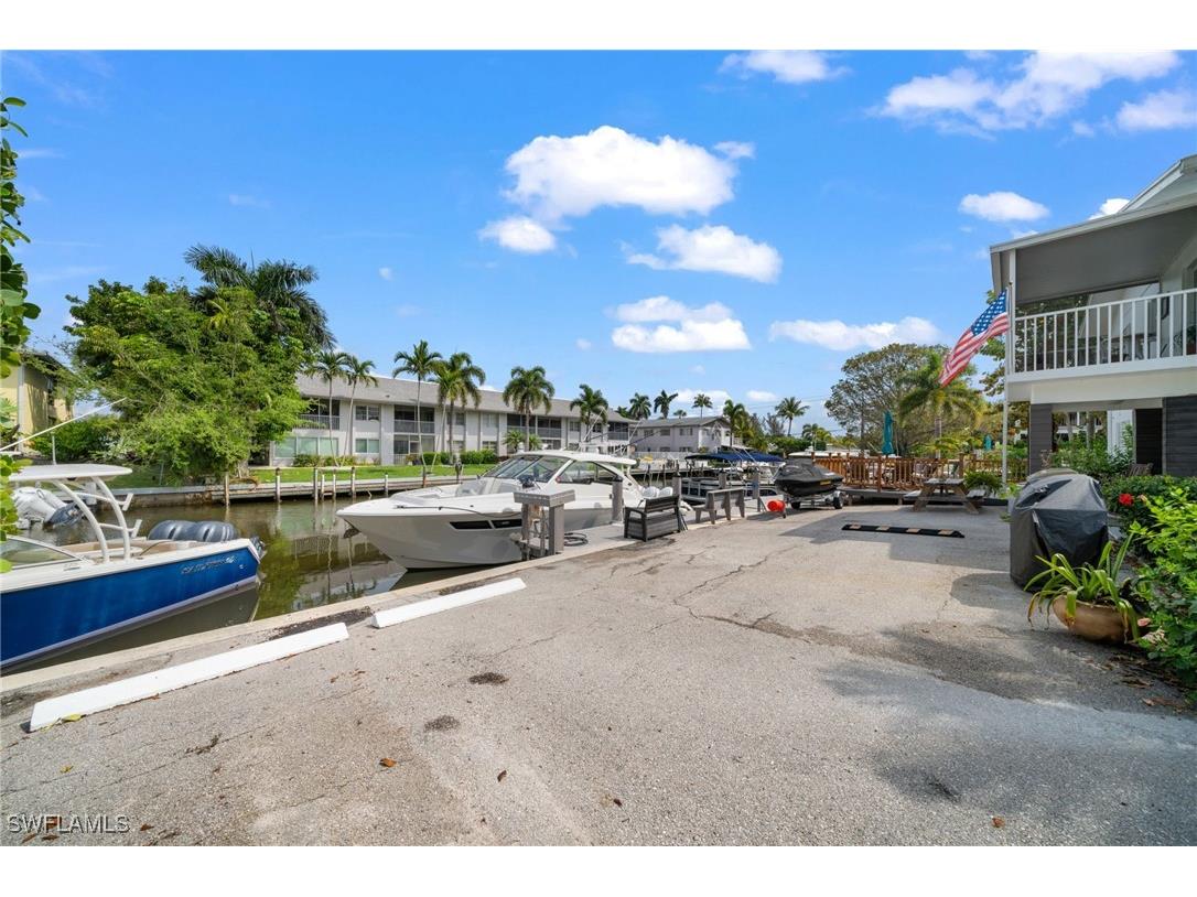 1605 Chesapeake Avenue #2 Naples FL 34102 225073223 image28