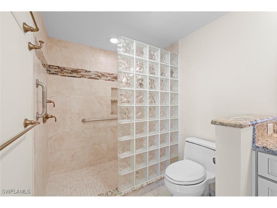 1605 Middle Gulf Drive #105 Sanibel FL 33957 225040092 image30