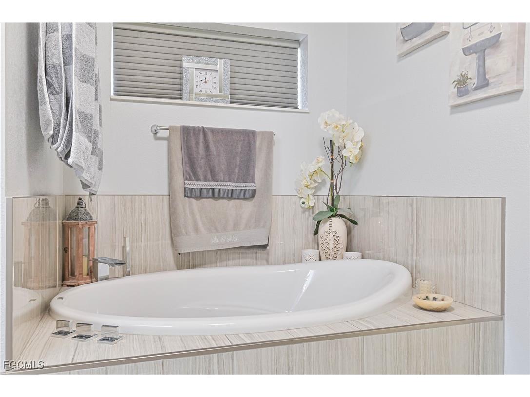 1605 NW 43rd Avenue Cape Coral FL 33993 2025020367 image29