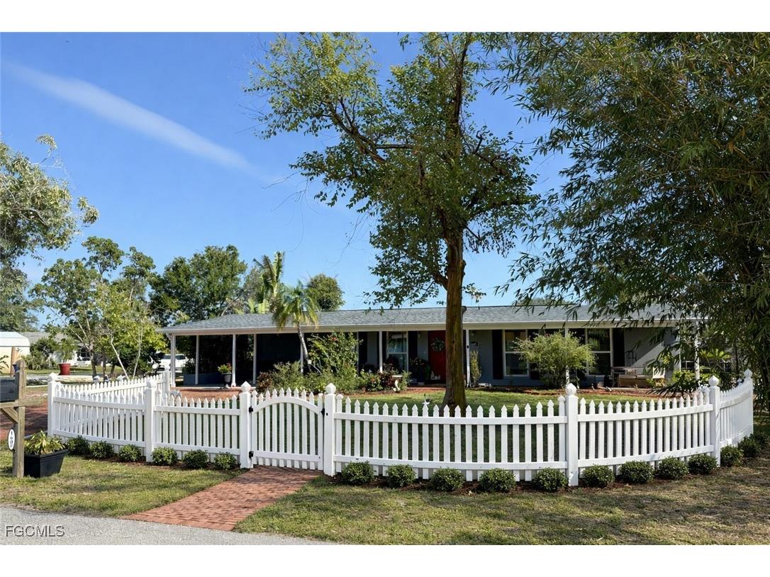 1605 Oakley Avenue Fort Myers FL 33901 225037401 image2