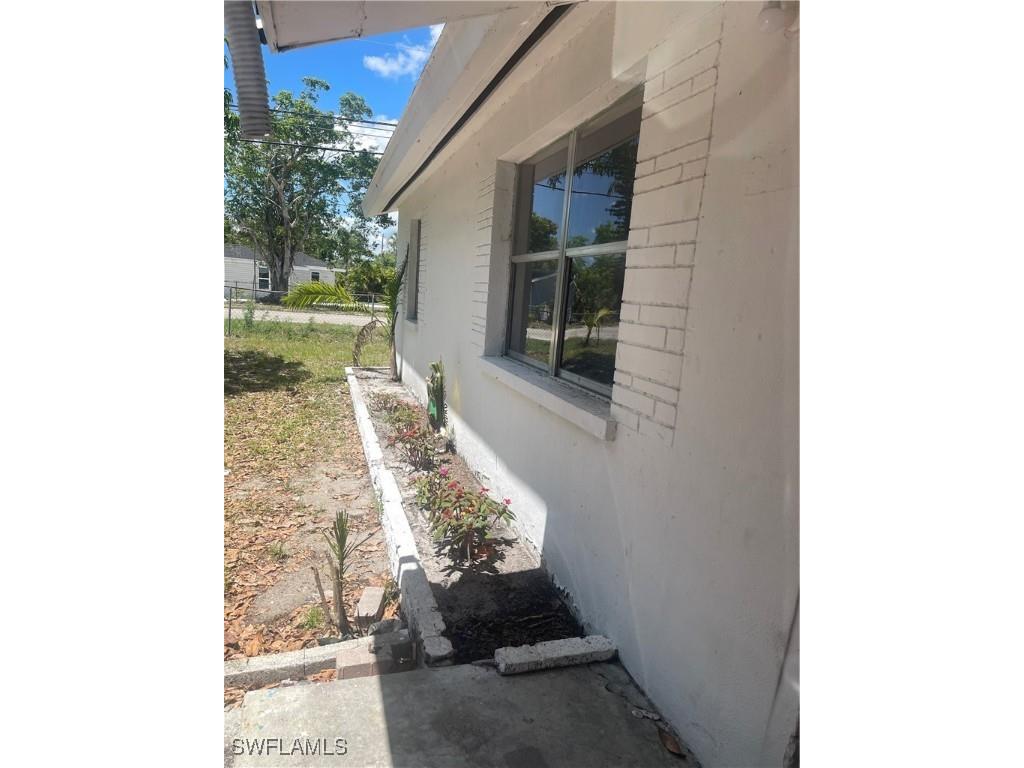 1605 Pawnee Street Fort Myers FL 33916 225054079 image1