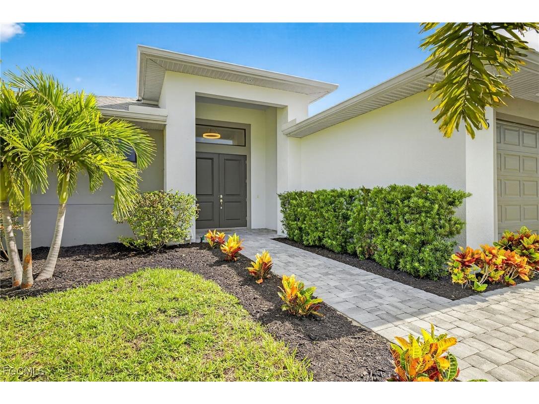1605 SW 1st Terrace Cape Coral FL 33991 2025002804 image2