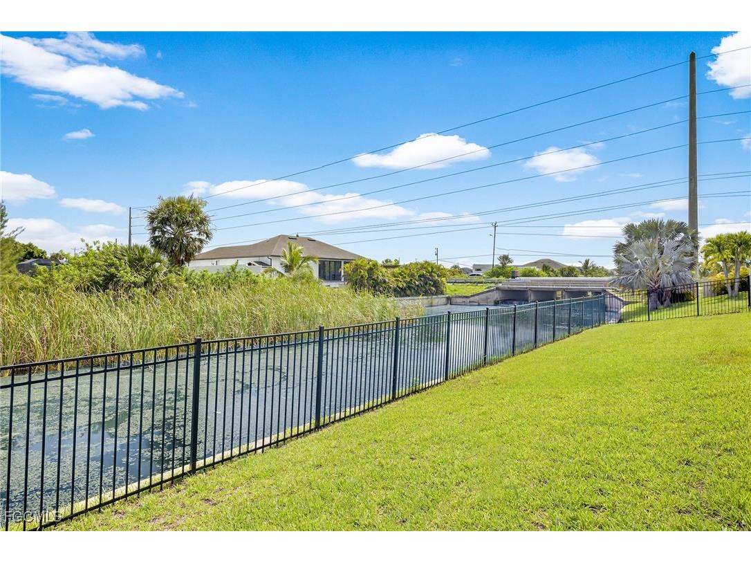 1605 SW 1st Terrace Cape Coral FL 33991 2025002804 image37