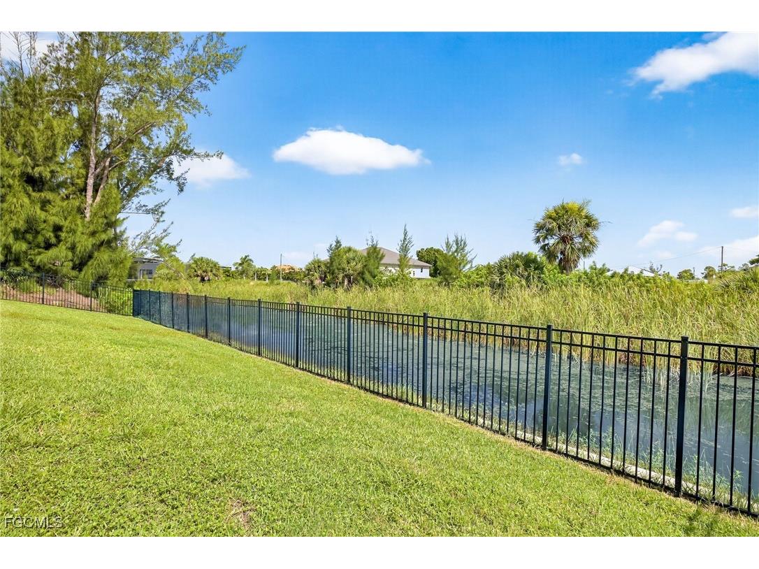 1605 SW 1st Terrace Cape Coral FL 33991 2025002804 image38