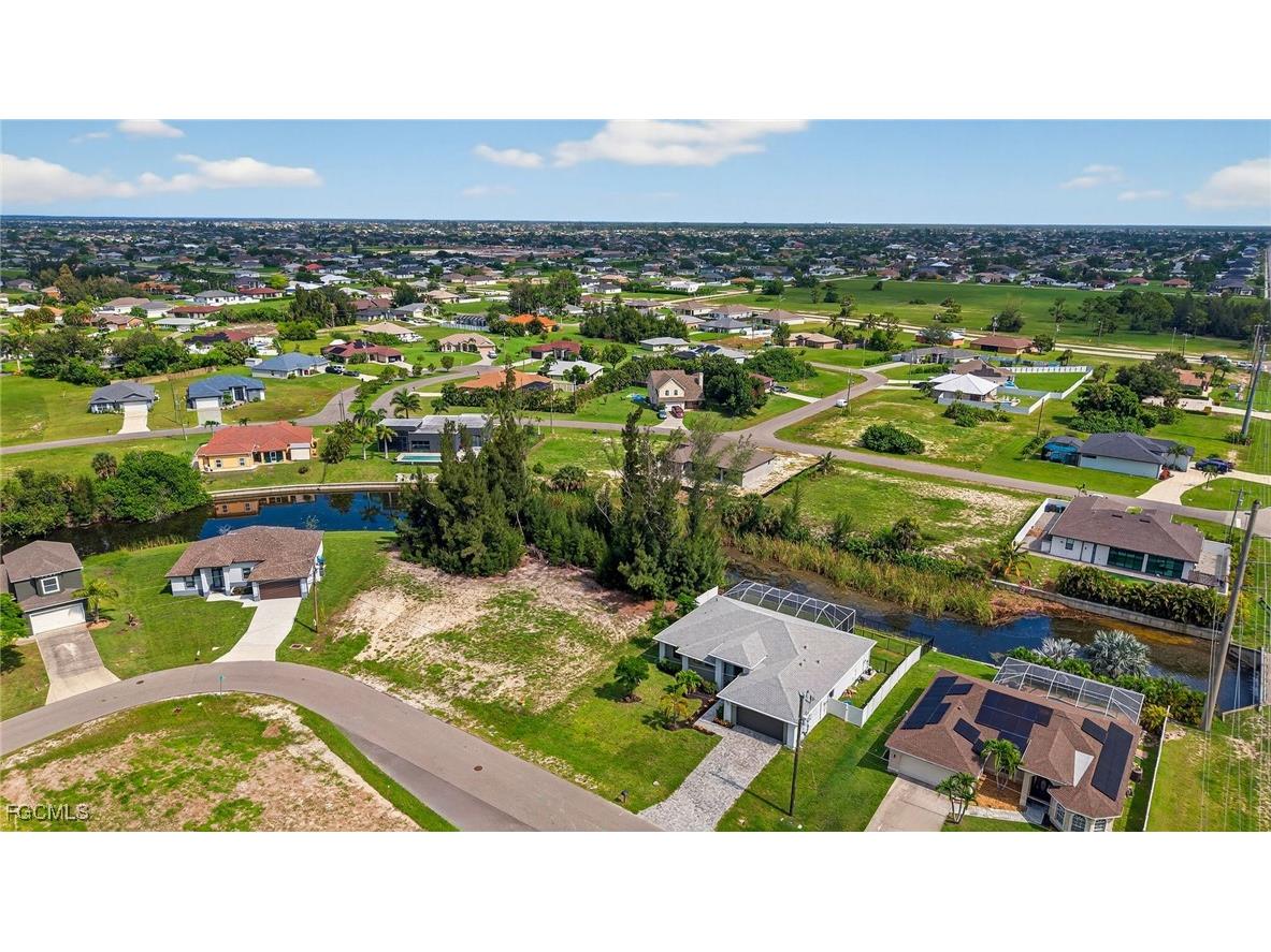 1605 SW 1st Terrace Cape Coral FL 33991 2025002804 image44