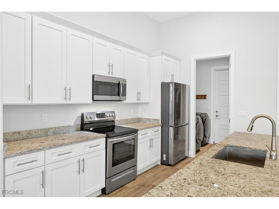 1605 SW 1st Terrace Cape Coral FL 33991 2025002804 image8