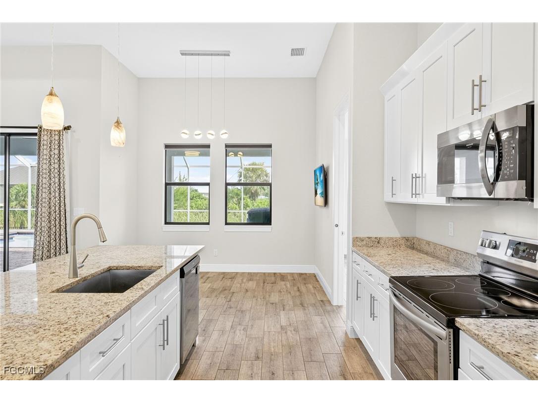 1605 SW 1st Terrace Cape Coral FL 33991 2025002804 image9