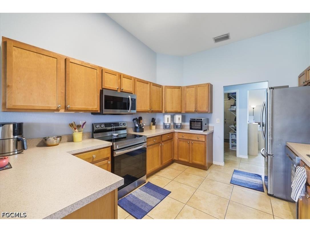 1605 SW 28th Street Cape Coral FL 33914 2026024628 image23