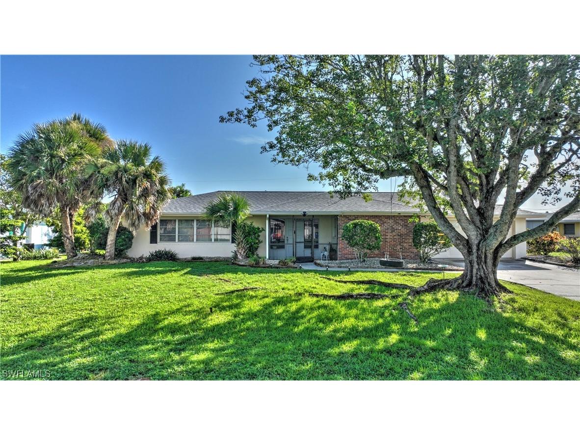 1606 Country Club Parkway Lehigh Acres FL 33936 223060567 image1