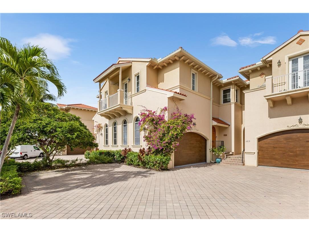 1607 Curlew Avenue Naples FL 34102 224006223 image1